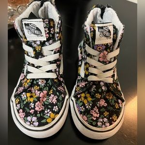 Toddlers size 7 vans sneakers
